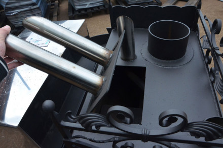 Печь для бани Горыныч 3, большая дверь со стеклом, закрытая каменка с парогенератором (ТермоСфера)